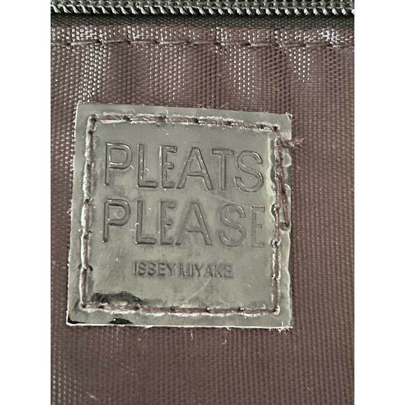 Pleats Please Issey Miyake Black Triangle Panel Tote Bag - Picture 6 of 11